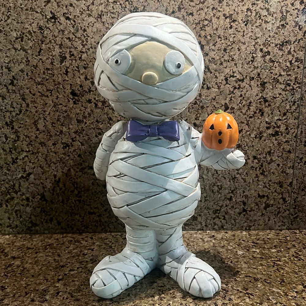 Marvin The Mummy Halloween Pumpkin Figurine